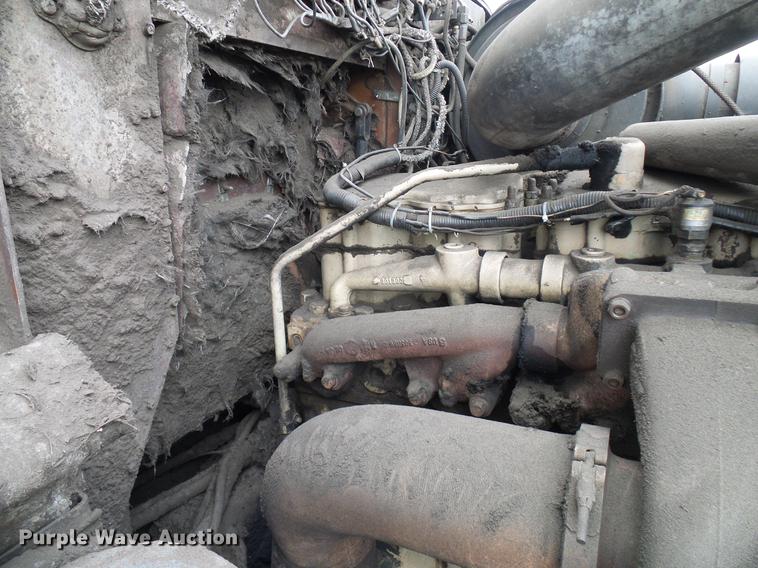 image for item DD5997 1984 International Transtar 4370 dump truck