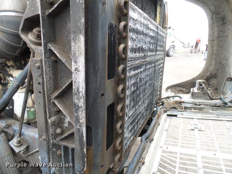 image for item DD5997 1984 International Transtar 4370 dump truck