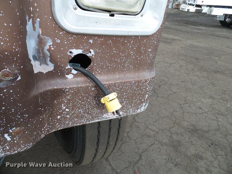 image for item DD5997 1984 International Transtar 4370 dump truck