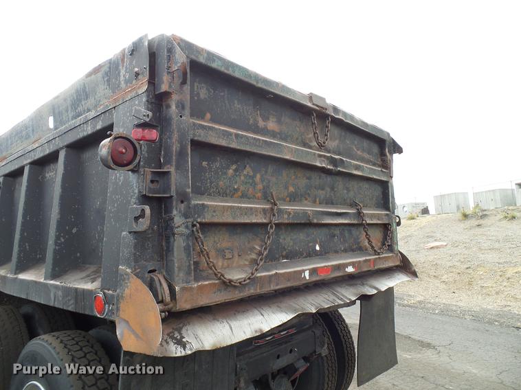 image for item DD5997 1984 International Transtar 4370 dump truck