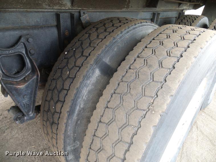 image for item DD5997 1984 International Transtar 4370 dump truck