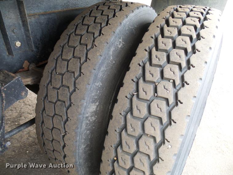 image for item DD5997 1984 International Transtar 4370 dump truck