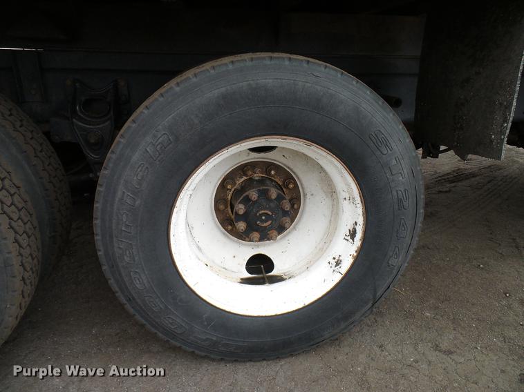 image for item DD5997 1984 International Transtar 4370 dump truck