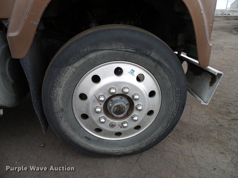 image for item DD5997 1984 International Transtar 4370 dump truck