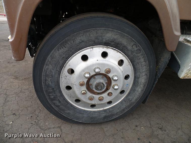 image for item DD5997 1984 International Transtar 4370 dump truck