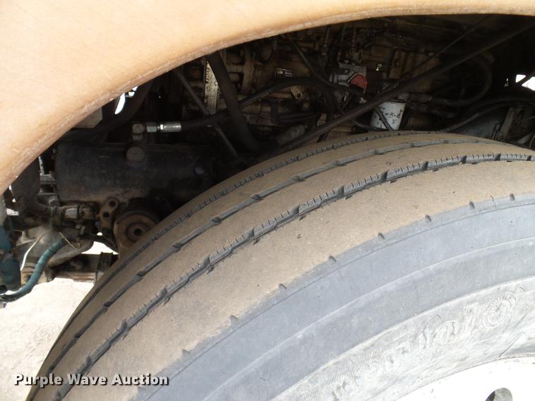 image for item DD5997 1984 International Transtar 4370 dump truck