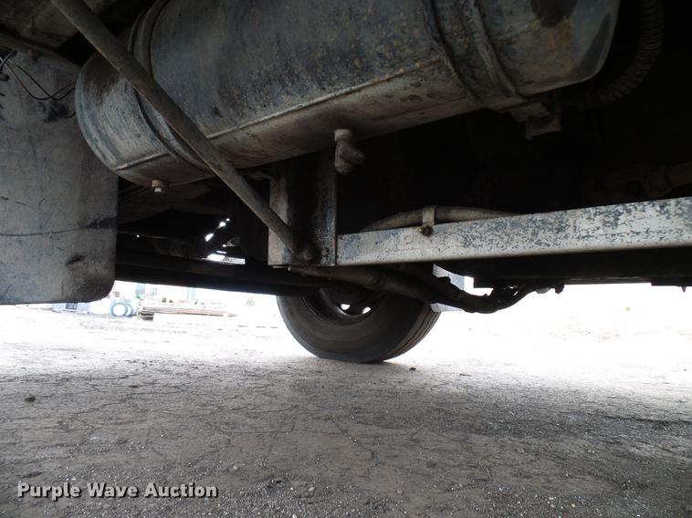 image for item DD5997 1984 International Transtar 4370 dump truck