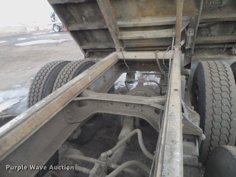 image for item DD5997 1984 International Transtar 4370 dump truck