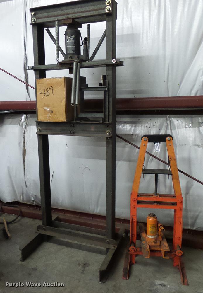 image for item EP9549 (2) hydraulic presses