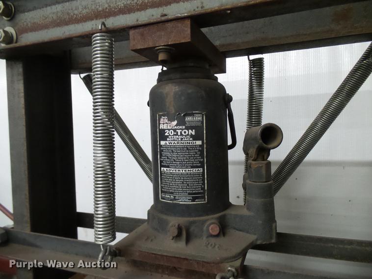 image for item EP9549 (2) hydraulic presses