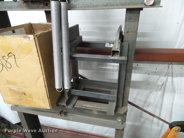 image for item EP9549 (2) hydraulic presses