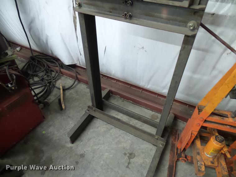 image for item EP9549 (2) hydraulic presses