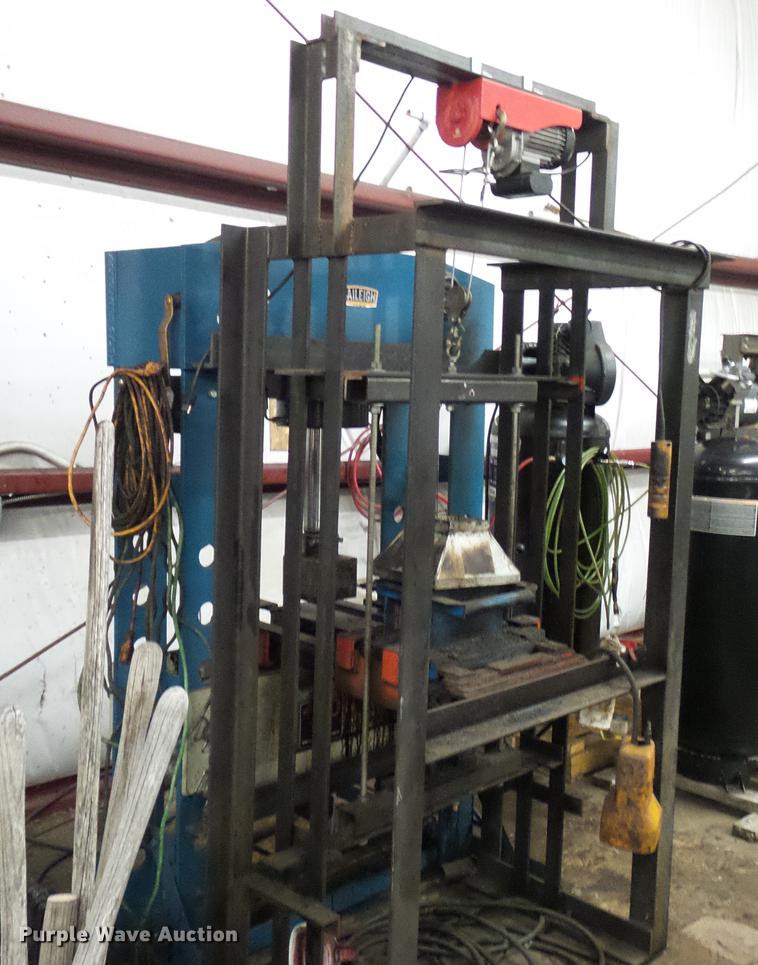 image for item EP9553 Baileigh air over hydraulic press