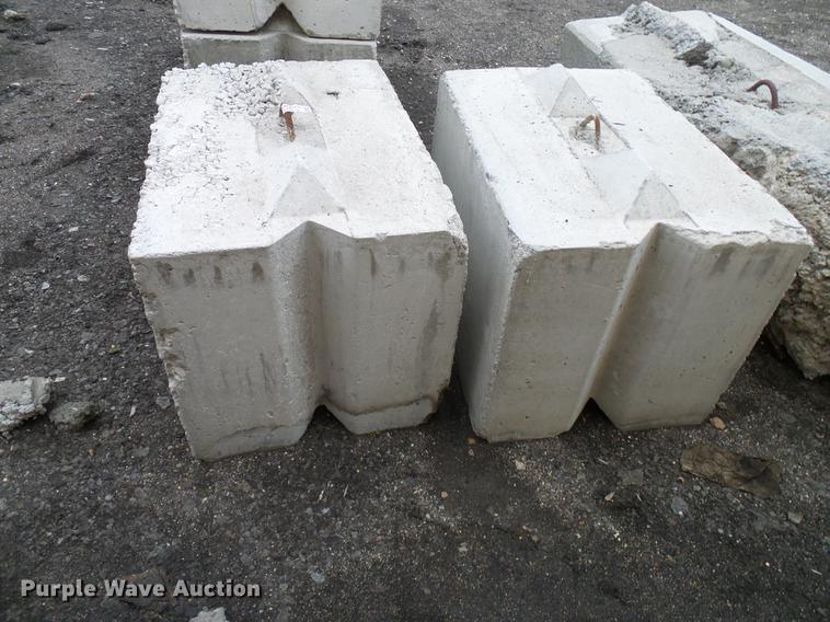 image for item EP9570 (6) 3' x 2' x 2' concrete blocks