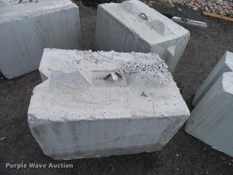 image for item EP9570 (6) 3' x 2' x 2' concrete blocks