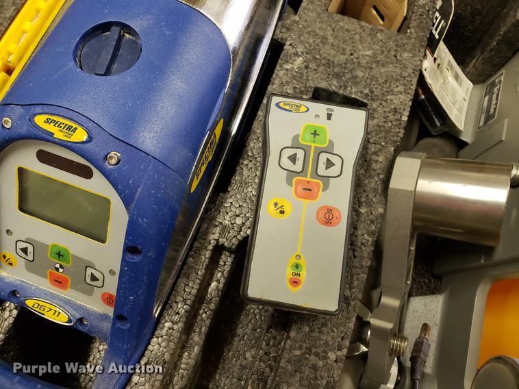 image for item AV9266 2014 Trimble DG711-5 pipe laser