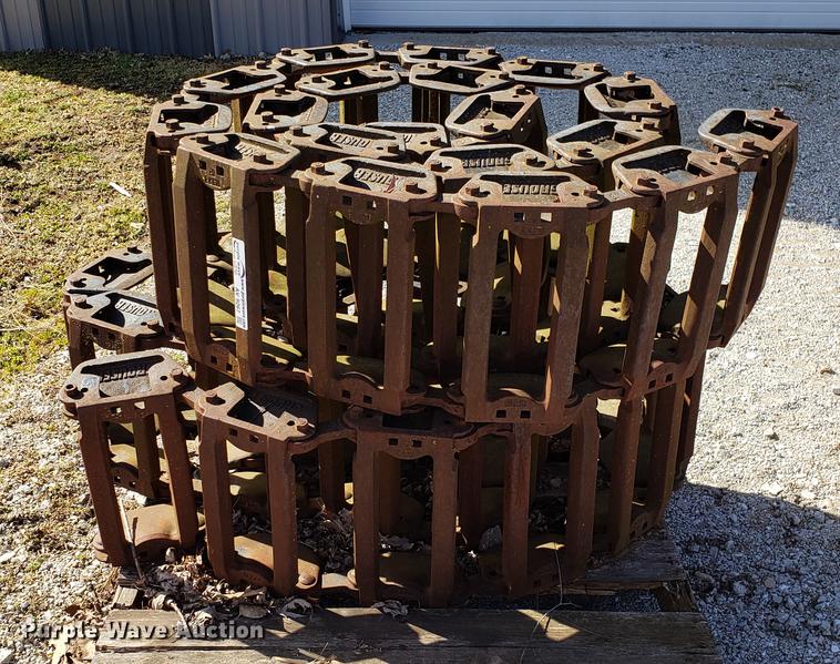 image for item AV9267 Grouser steel skid steer tracks