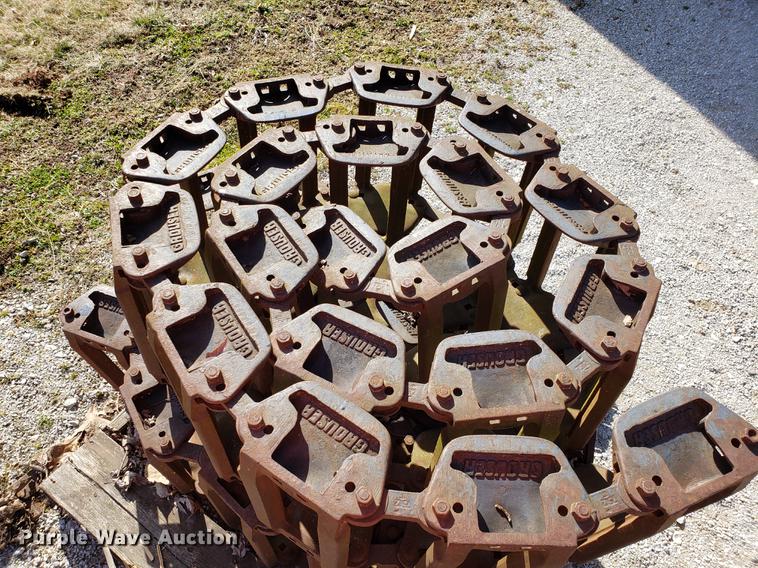 image for item AV9267 Grouser steel skid steer tracks