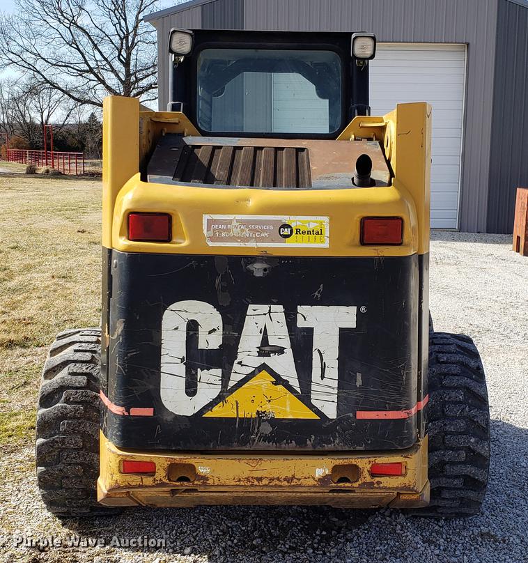 image for item AV9268 2001 Caterpillar 236 skid steer