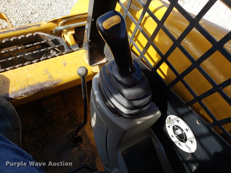 image for item AV9268 2001 Caterpillar 236 skid steer