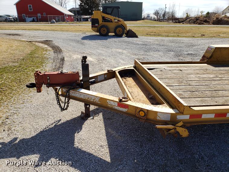 image for item AV9270 2010 Towmaster tilt deck equipment trailer