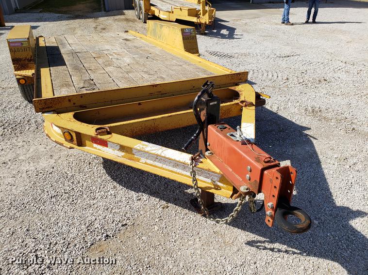 image for item AV9270 2010 Towmaster tilt deck equipment trailer