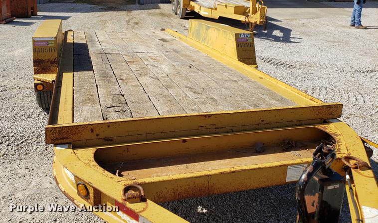 image for item AV9270 2010 Towmaster tilt deck equipment trailer