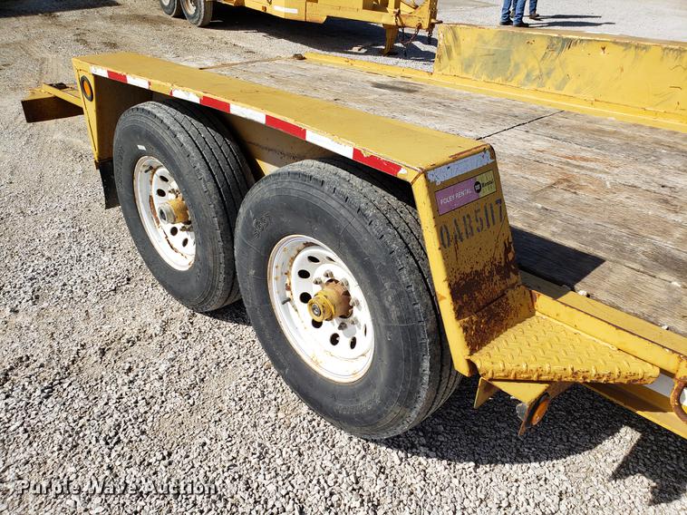 image for item AV9270 2010 Towmaster tilt deck equipment trailer