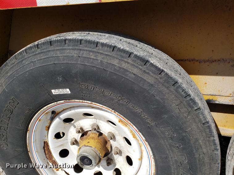 image for item AV9270 2010 Towmaster tilt deck equipment trailer