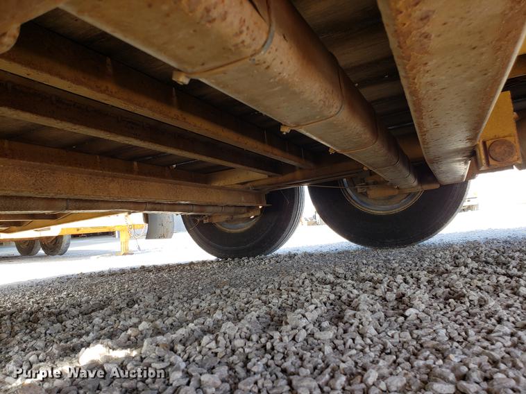 image for item AV9270 2010 Towmaster tilt deck equipment trailer