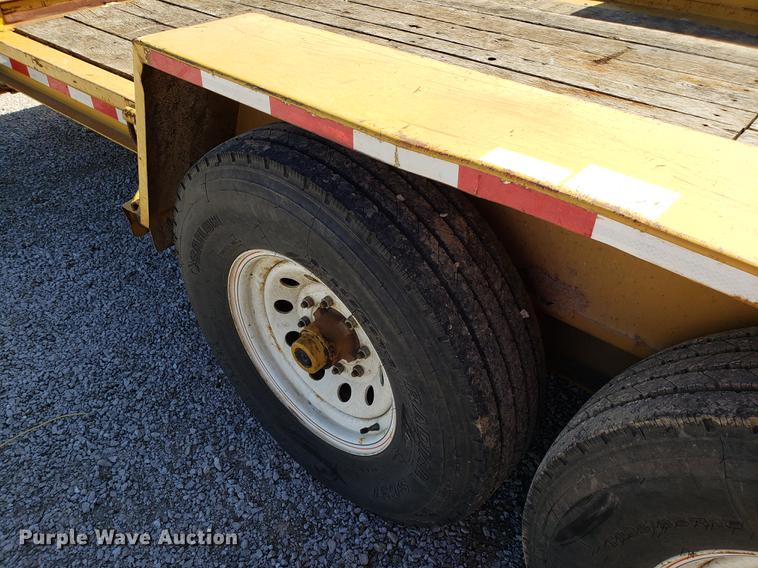 image for item AV9270 2010 Towmaster tilt deck equipment trailer