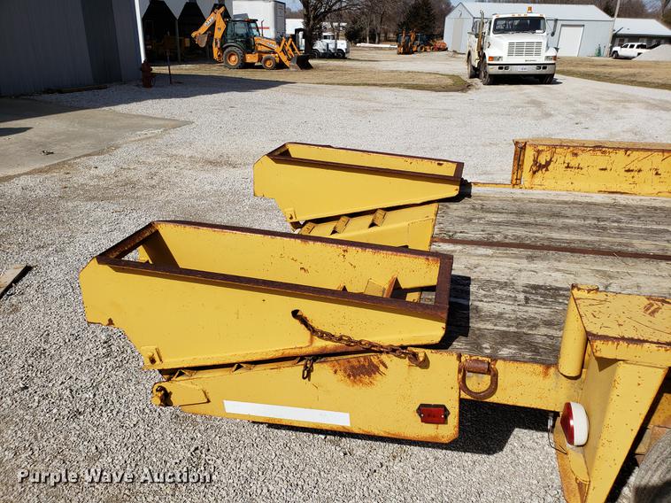 image for item AV9271 1993 Belshe utility trailer