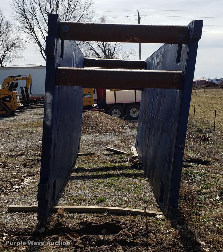 image for item AV9273 Vestek C4M-URSB-816FB trench box