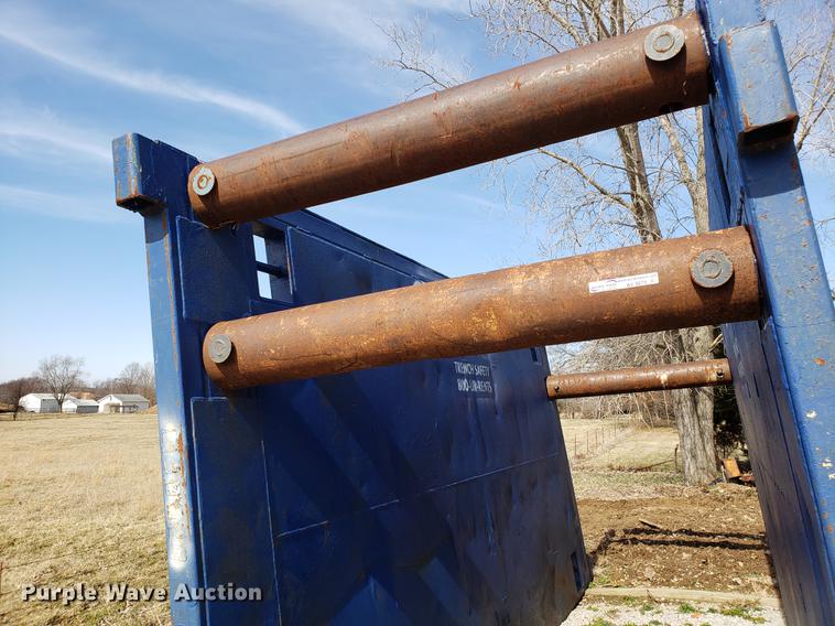 image for item AV9273 Vestek C4M-URSB-816FB trench box