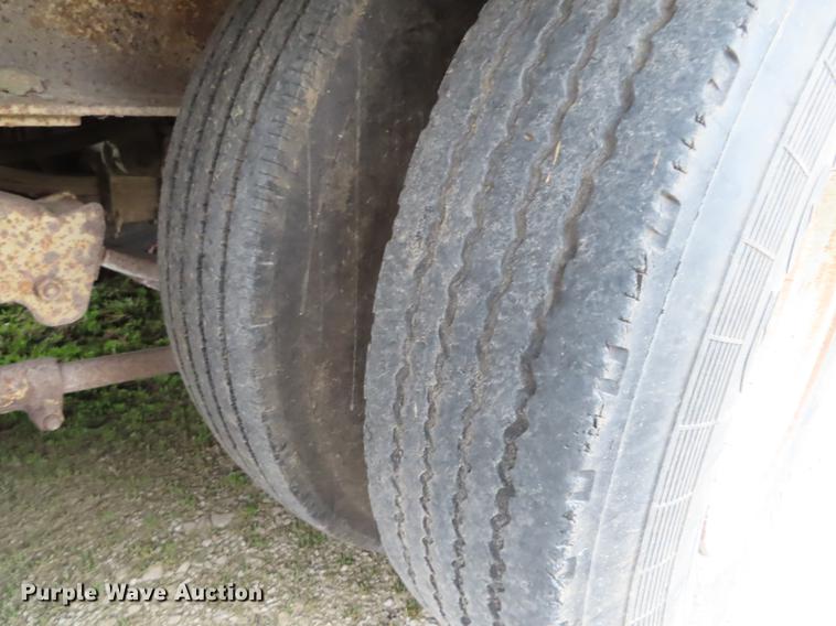 image for item B3707 1991 Trail King TK70HT462 drop deck equipment trailer