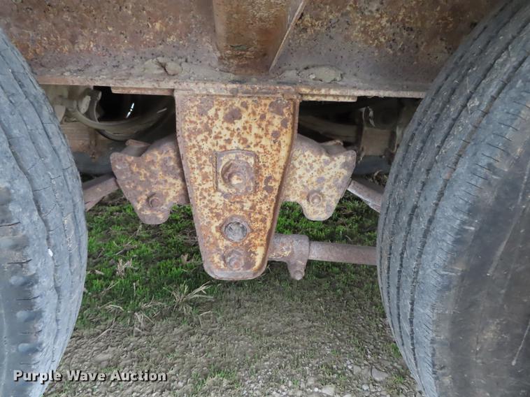 image for item B3707 1991 Trail King TK70HT462 drop deck equipment trailer