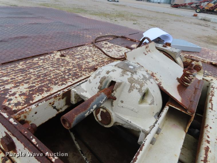 image for item B3707 1991 Trail King TK70HT462 drop deck equipment trailer