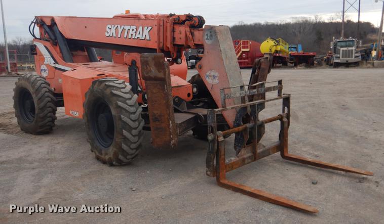 image for item BE9261 2005 SkyTrak 10054 telehandler