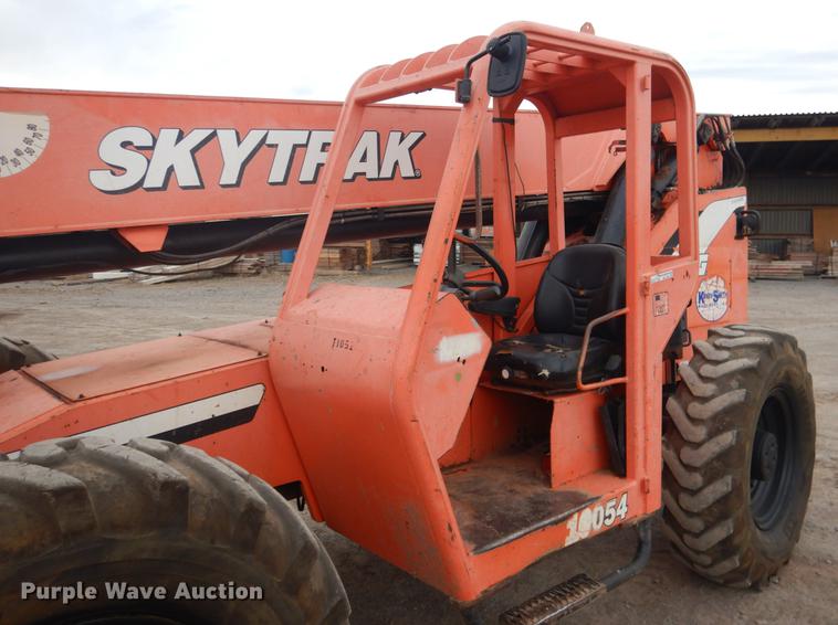image for item BE9261 2005 SkyTrak 10054 telehandler