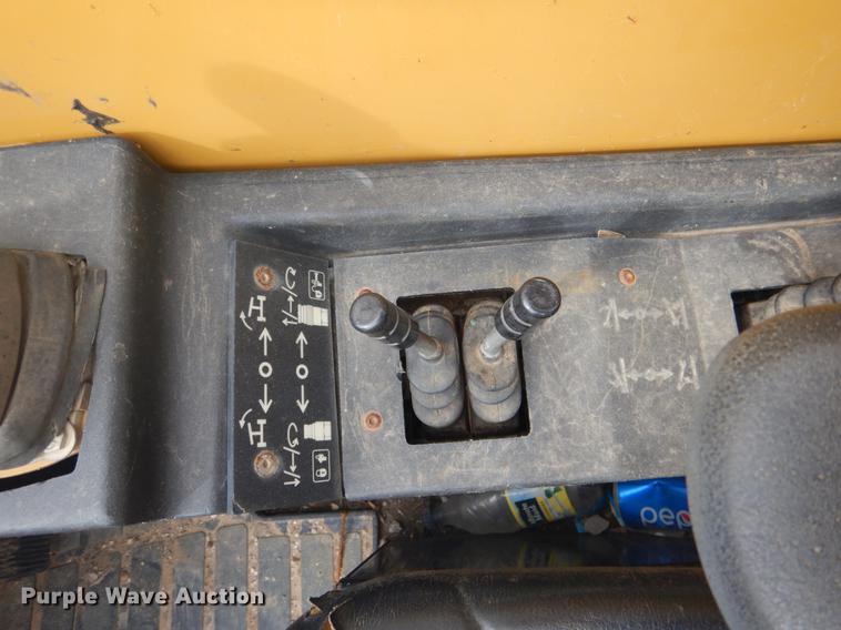 image for item BE9262 2007 Caterpillar TL1055 telehandler