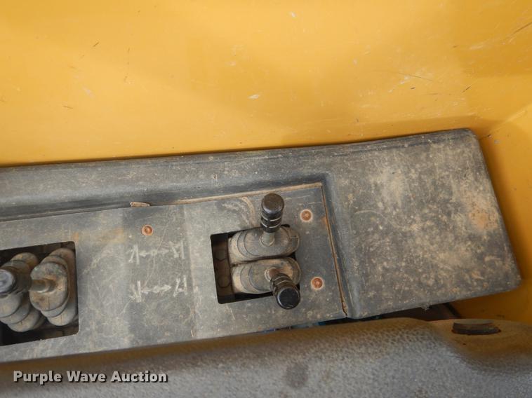 image for item BE9262 2007 Caterpillar TL1055 telehandler