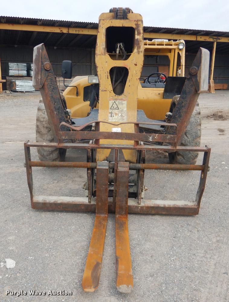 image for item BE9262 2007 Caterpillar TL1055 telehandler