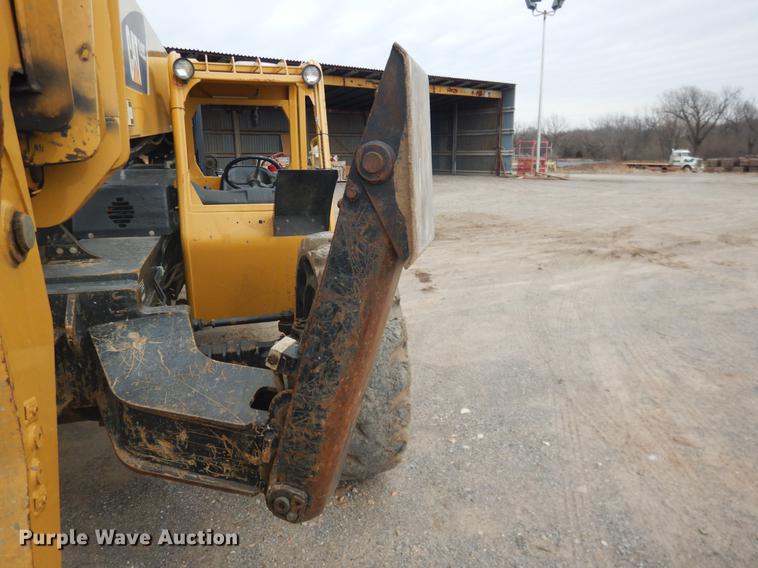 image for item BE9262 2007 Caterpillar TL1055 telehandler