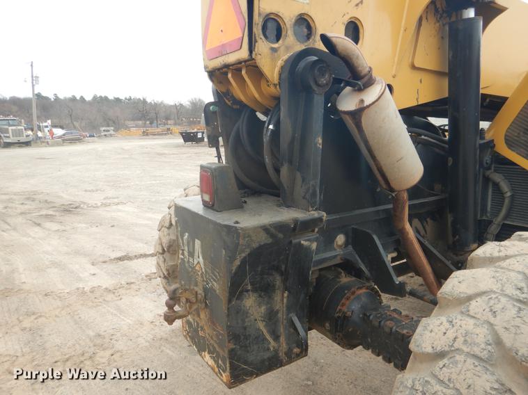 image for item BE9262 2007 Caterpillar TL1055 telehandler