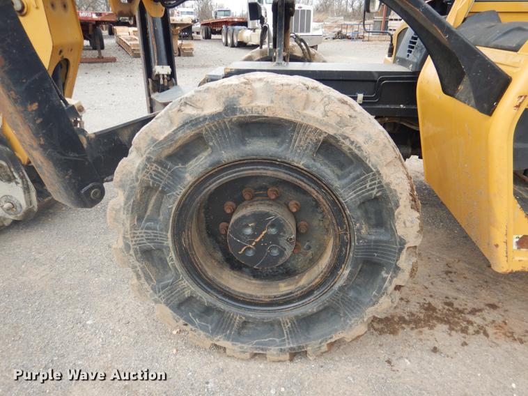 image for item BE9262 2007 Caterpillar TL1055 telehandler