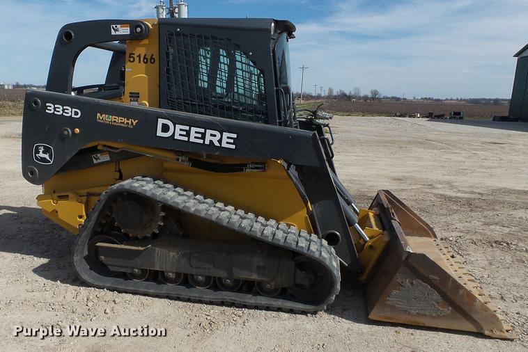 image for item CD9575 2013 John Deere 333D skid steer