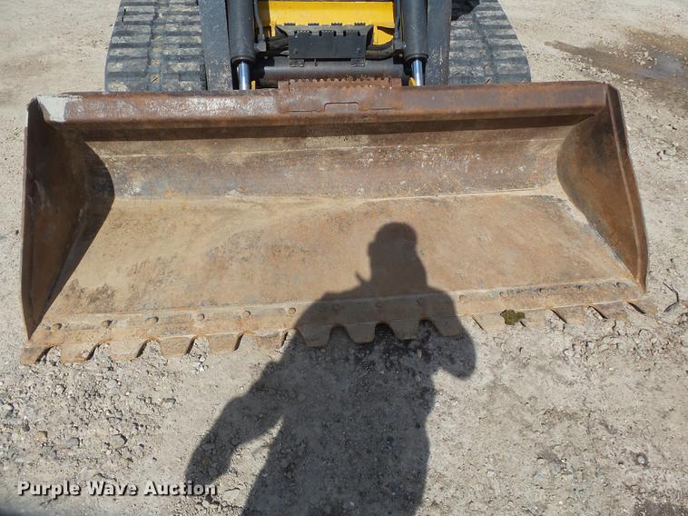 image for item CD9575 2013 John Deere 333D skid steer