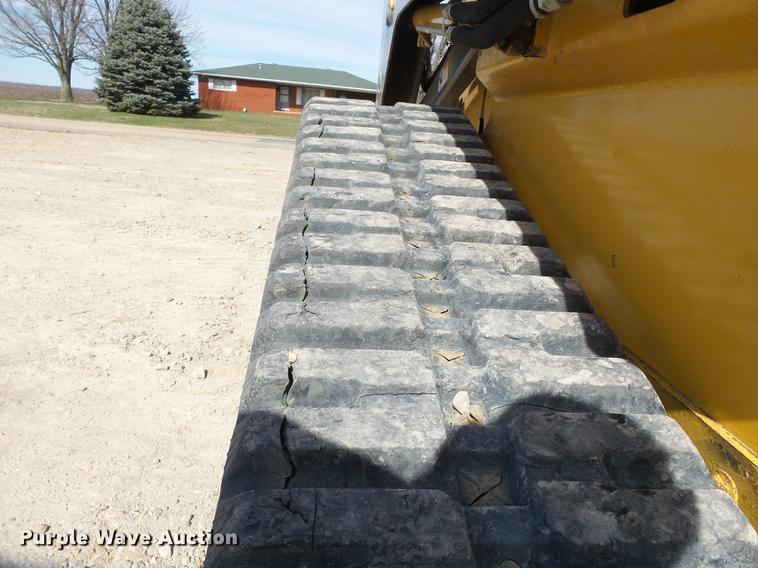 image for item CD9575 2013 John Deere 333D skid steer