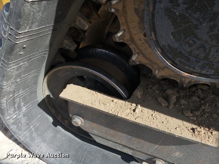 image for item CD9575 2013 John Deere 333D skid steer