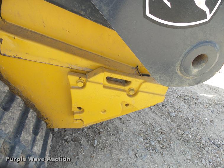 image for item CD9575 2013 John Deere 333D skid steer
